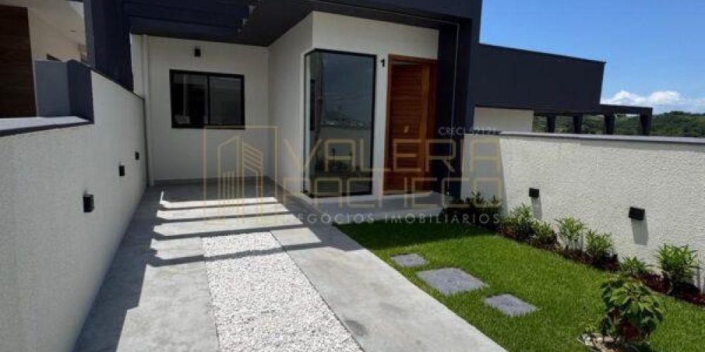 02-casa-moderna-com-suite-amplo-terreno-e-espaco-para-piscina