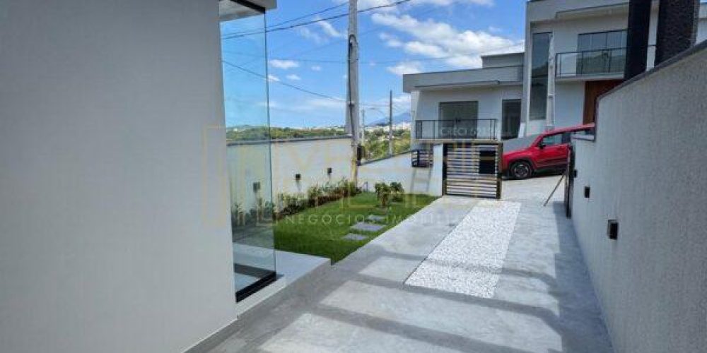 03-casa-moderna-com-suite-amplo-terreno-e-espaco-para-piscina