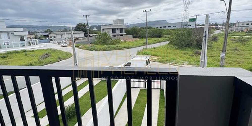 Duplex-com-amplo-quintal-na-Guarda-do-Tabuleiro-03